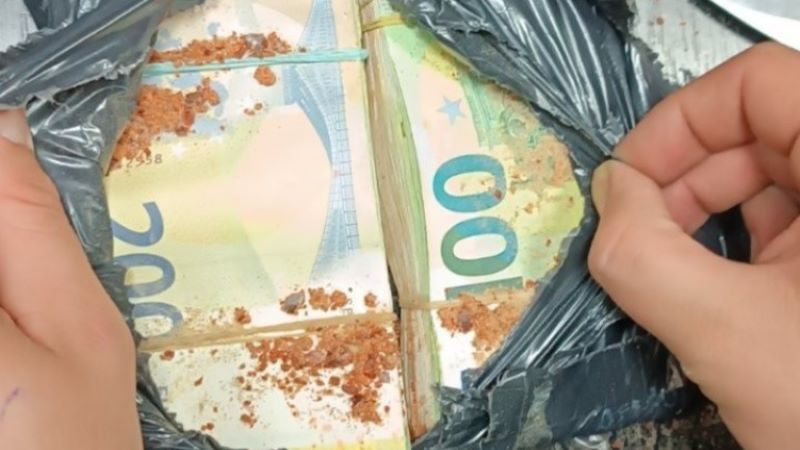 Митничари откриха над 128 000 в кабината на тир с дрехи втора употреба край Видин